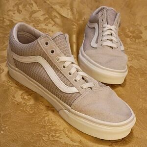 VANS Old Skool Cream, Features Textured Sides White Detailing Women 9.5 Men 8.0